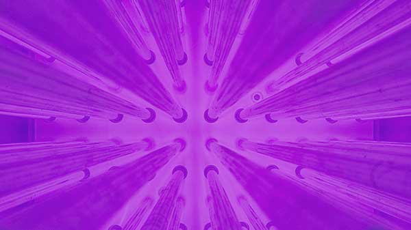 Mediathek Erklärvideo zur Plasmareinigung von Oberflächenmaterialien mit einer Niederdruck-Plasmaanlage von plasma technology Mediathek Mediathek Erklärvideo zur Plasmareinigung von Oberflächenmaterialien mit einer Niederdruck-Plasmaanlage von plasma technology Mediathek